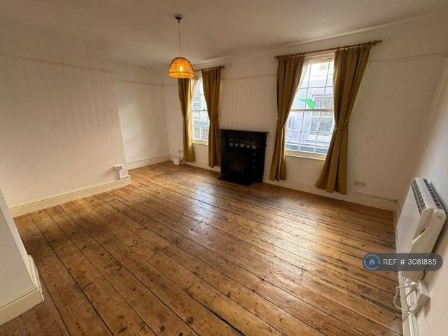 2 bedroom maisonette to rent