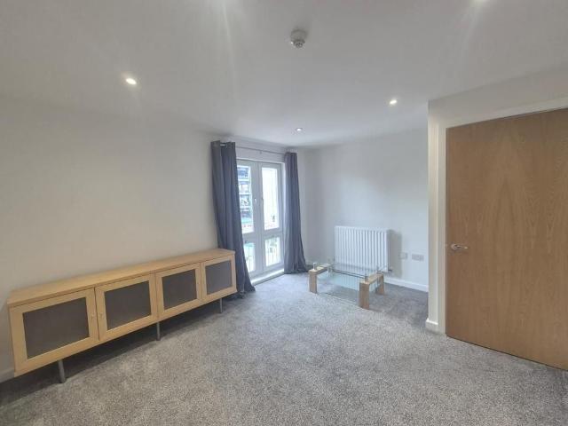 2 bedroom maisonette to rent