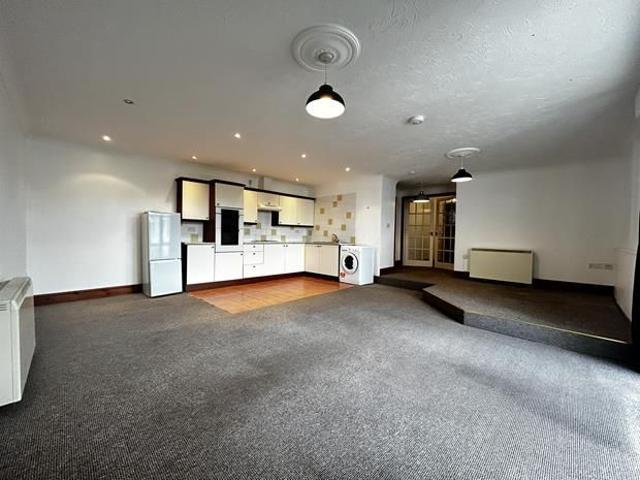2 bedroom maisonette to rent