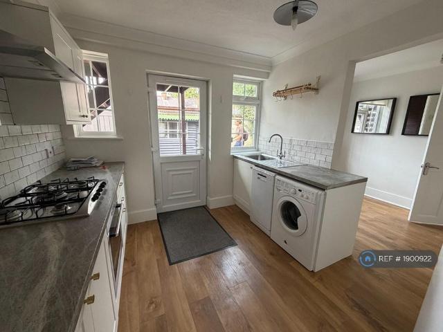 2 bedroom maisonette to rent