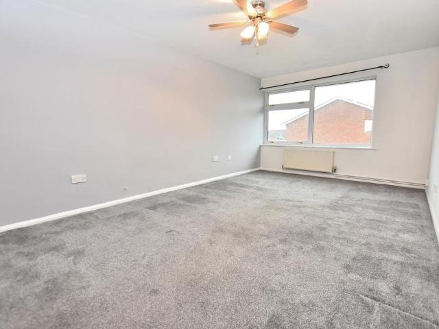 2 bedroom maisonette to rent