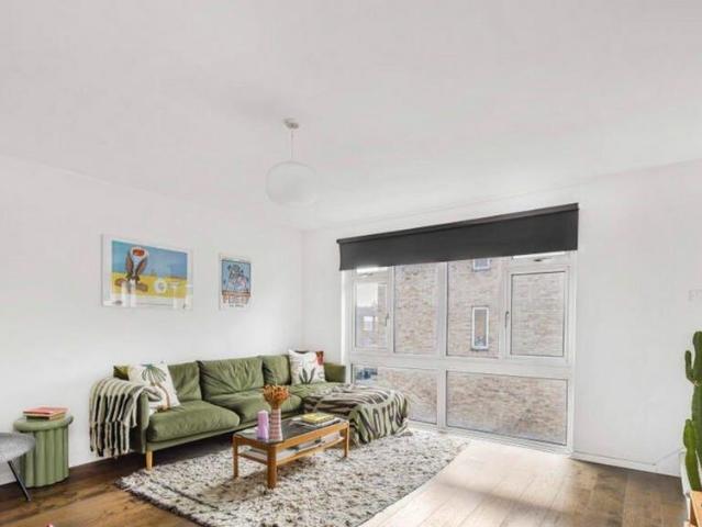 2 bedroom maisonette to rent