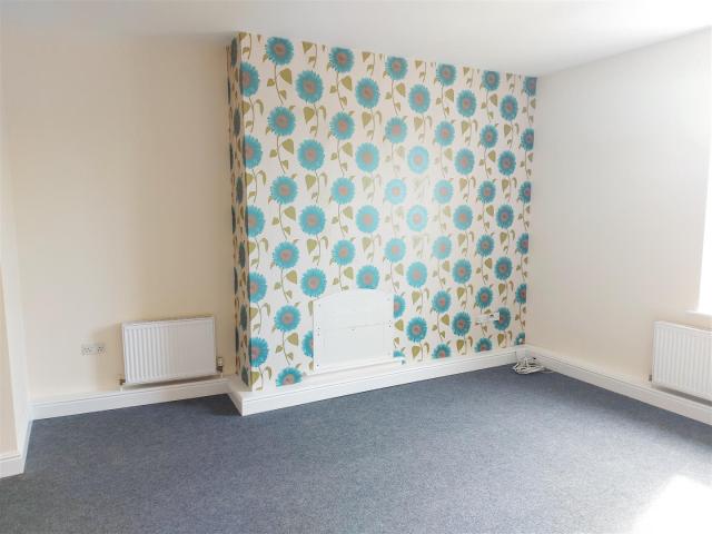 2 bedroom Maisonette to rent