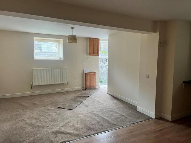 2 bedroom maisonette to rent