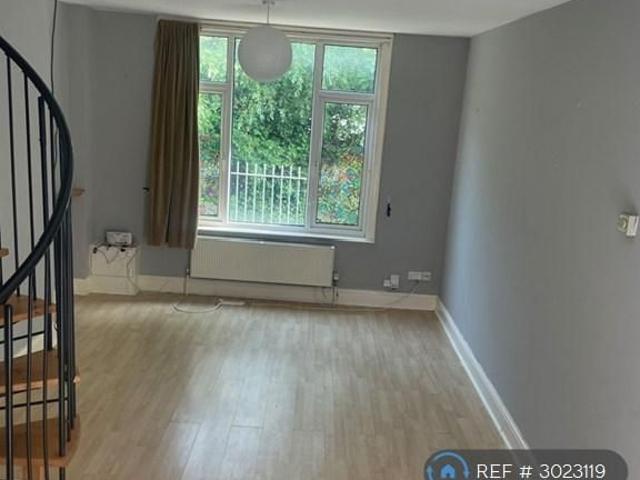 2 bedroom maisonette to rent