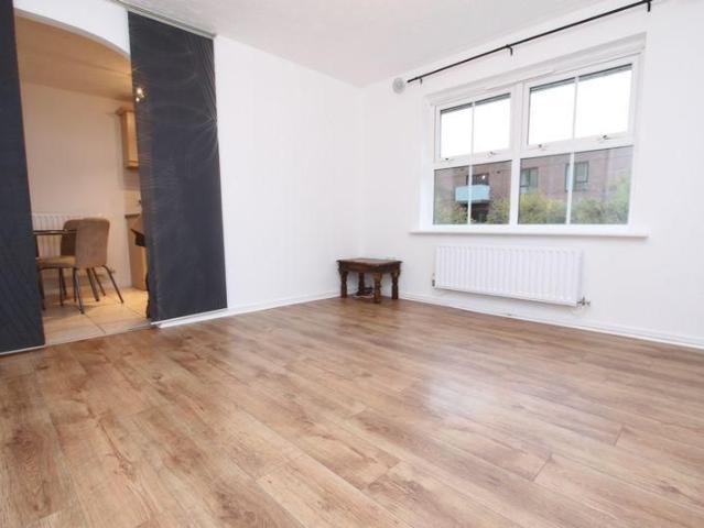 2 bedroom maisonette to rent