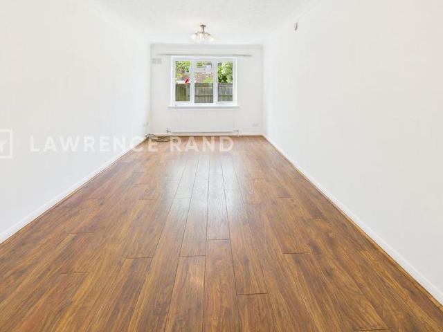 2 bedroom maisonette to rent