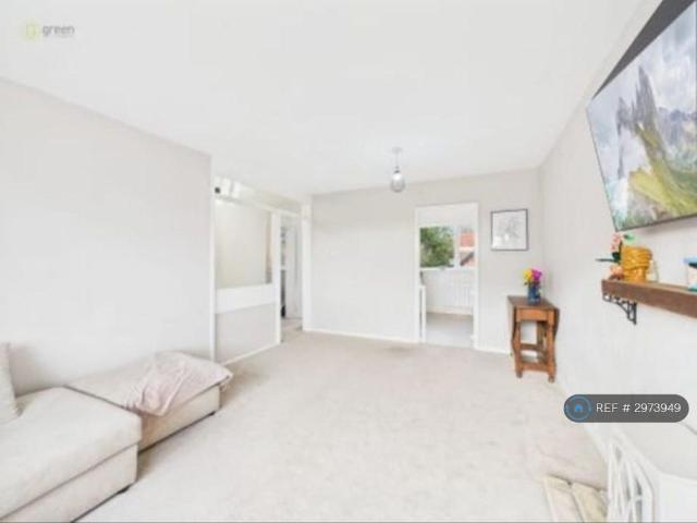 2 bedroom maisonette to rent