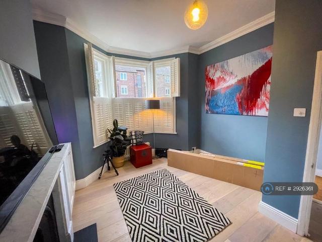 2 bedroom maisonette to rent