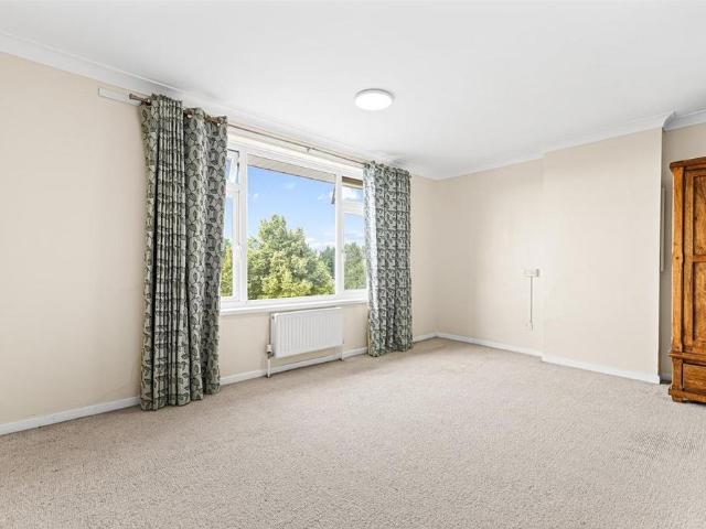 2 bedroom maisonette to rent