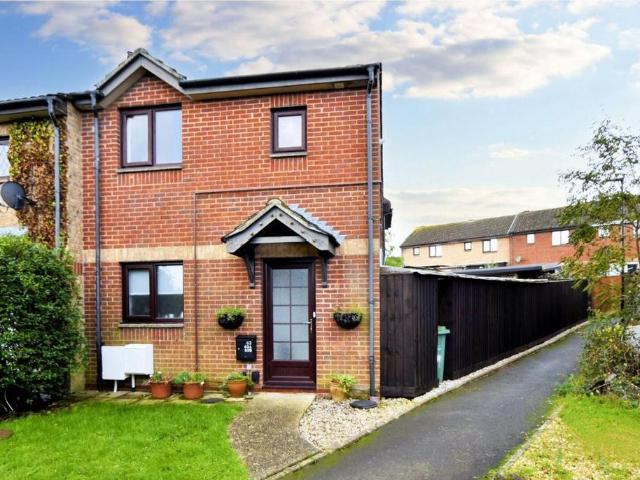 2 bedroom maisonette to rent