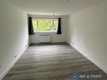 2 bedroom maisonette to rent
