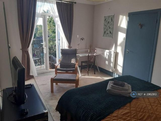 2 bedroom maisonette to rent