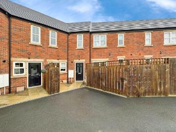 2 bedroom maisonette to rent