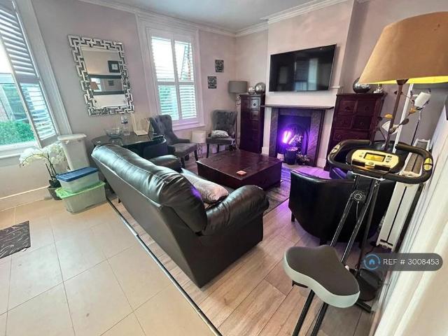 2 bedroom maisonette to rent