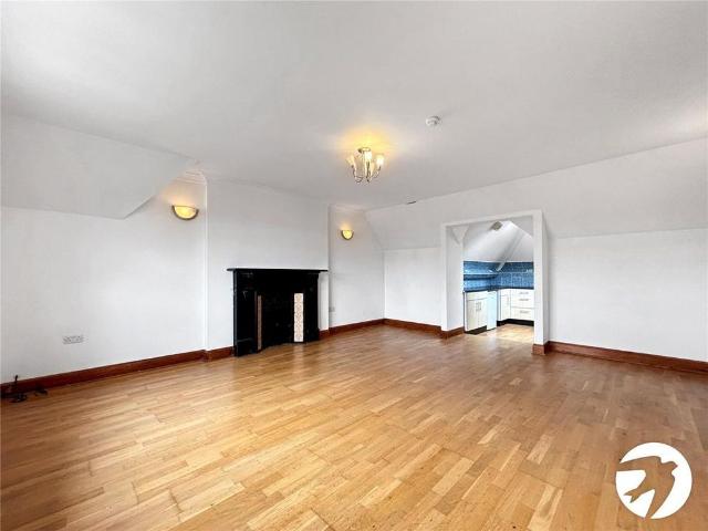 2 bedroom maisonette to rent