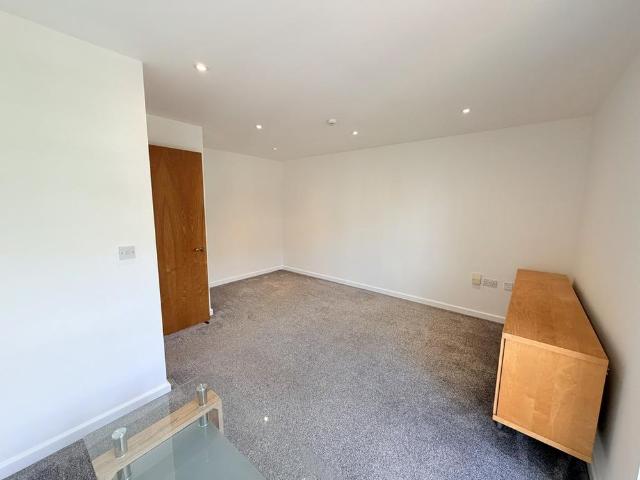 2 bedroom maisonette to rent