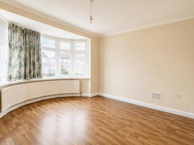 2 bedroom maisonette to rent