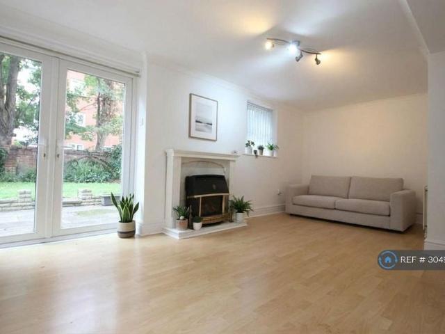 2 bedroom maisonette to rent
