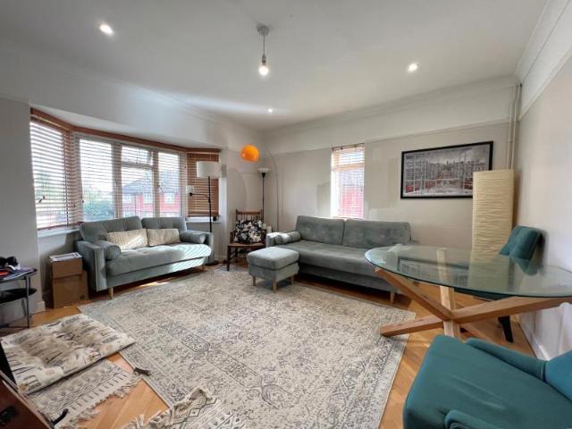 2 bedroom maisonette to rent