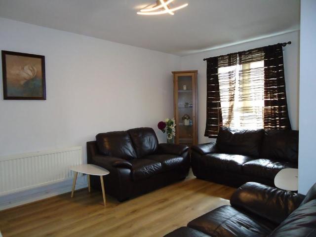 2 bedroom maisonette to rent