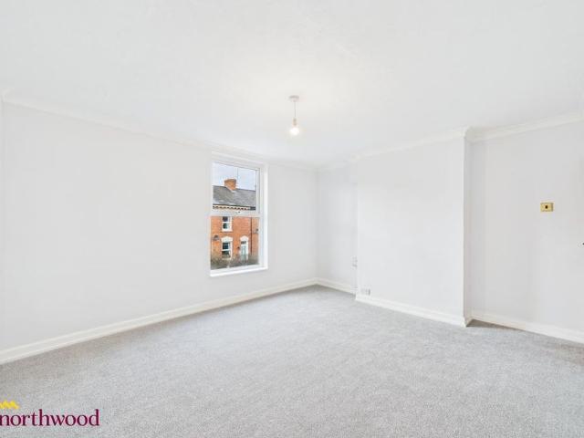 2 bedroom maisonette to rent