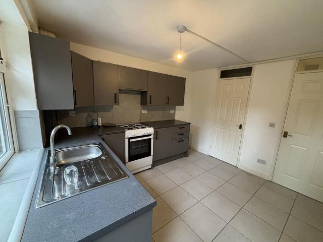 2 bedroom maisonette to rent