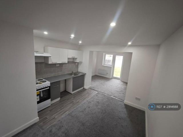 2 bedroom maisonette to rent