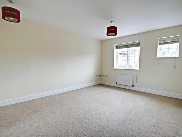 2 bedroom maisonette to rent