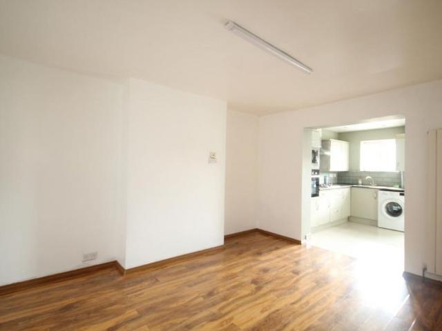 2 bedroom maisonette to rent
