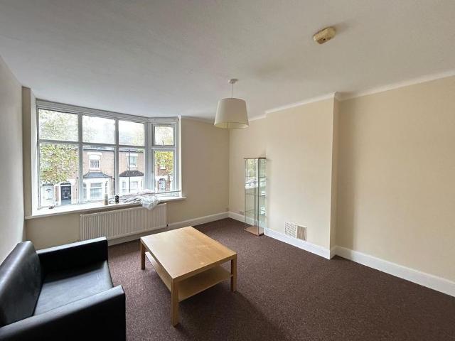 2 bedroom maisonette to rent