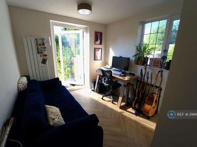 2 bedroom maisonette to rent