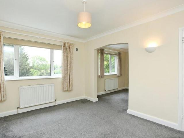 2 bedroom maisonette to rent