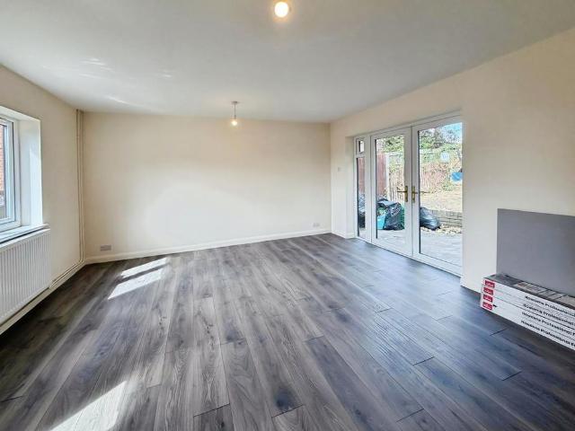 2 bedroom maisonette to rent