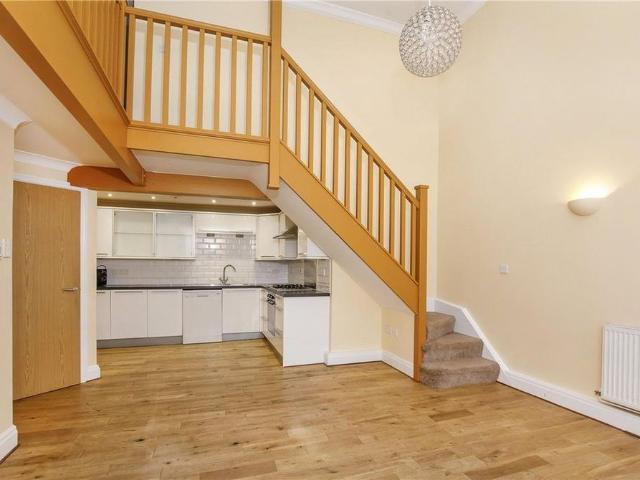 2 bedroom maisonette to rent