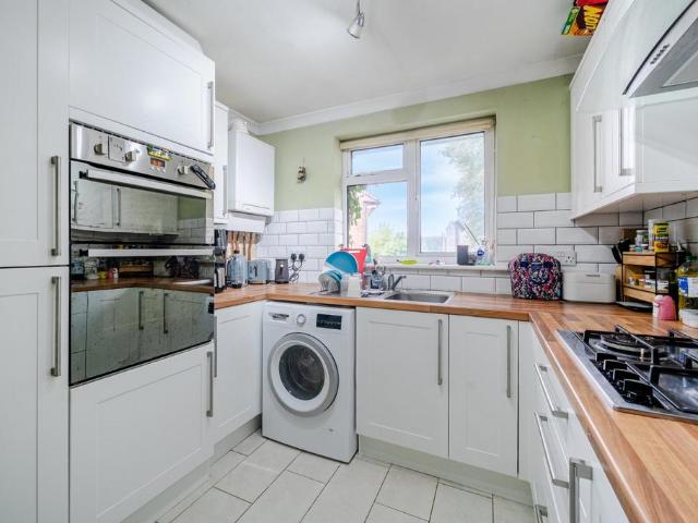 2 bedroom maisonette to rent