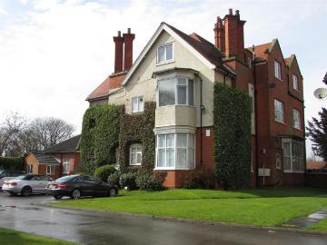 2 bedroom maisonette to rent