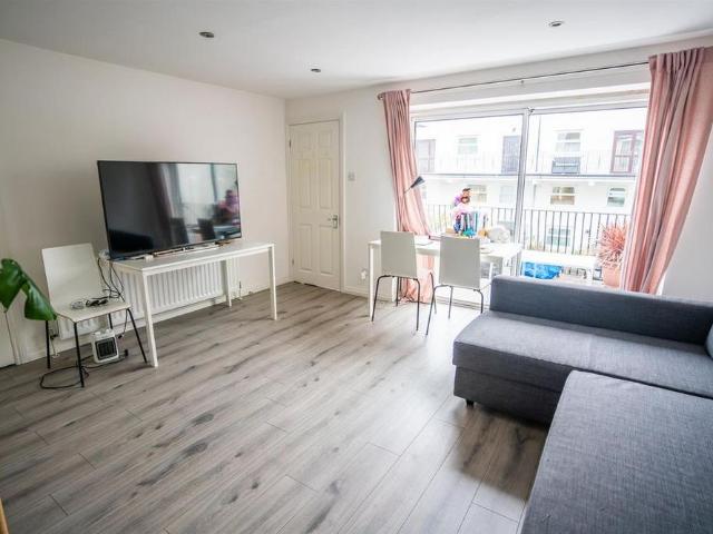 2 bedroom maisonette to rent