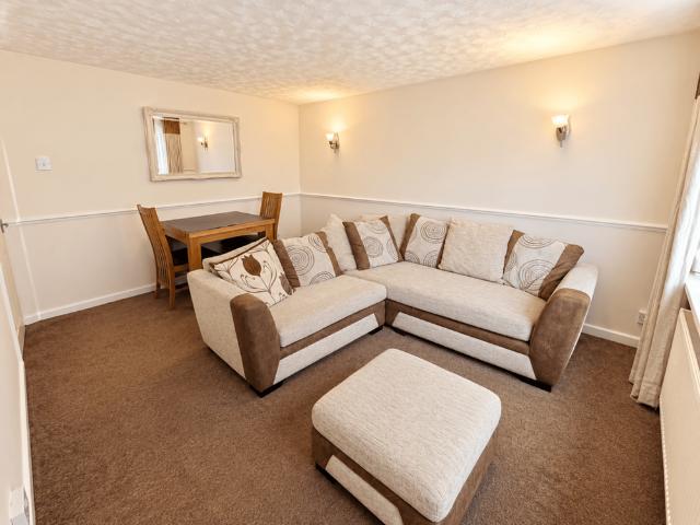 2 bedroom maisonette to rent
