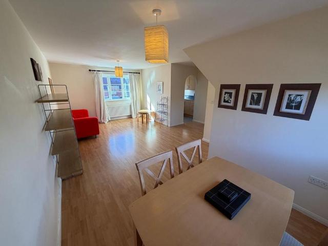 2 bedroom maisonette to rent