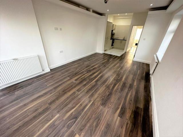 2 bedroom maisonette to rent