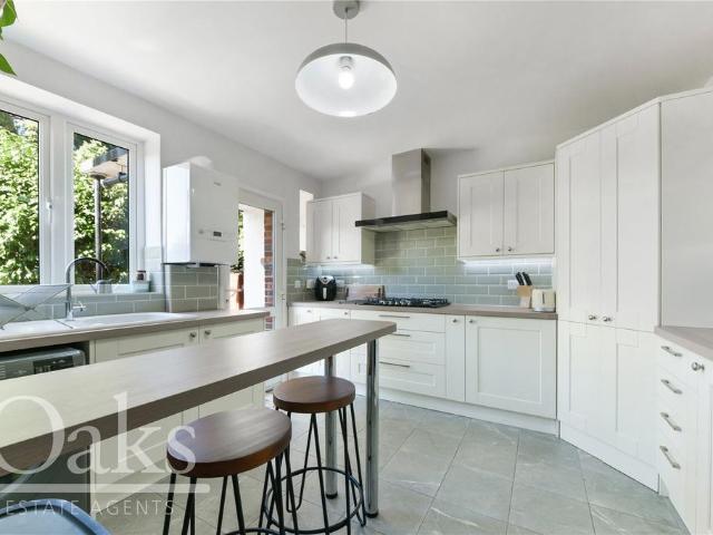 2 bedroom maisonette to rent