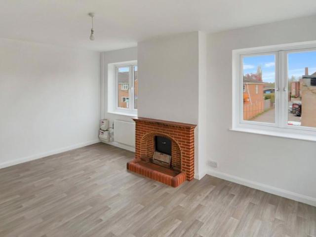 2 bedroom maisonette to rent