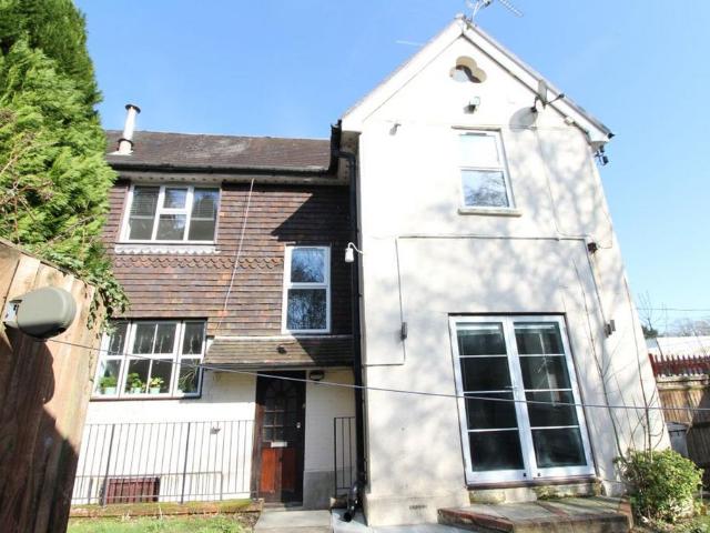 2 bedroom maisonette to rent