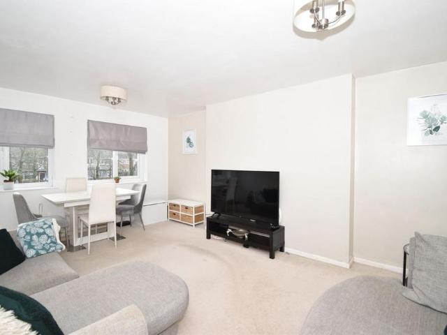 2 bedroom maisonette to rent