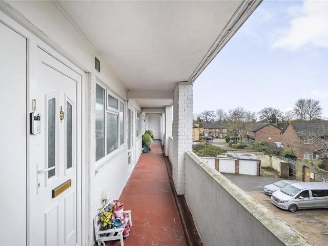 2 bedroom maisonette to rent