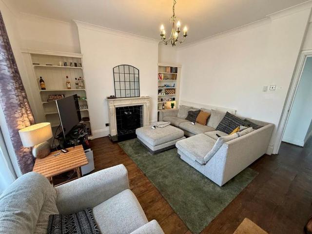 2 bedroom maisonette to rent