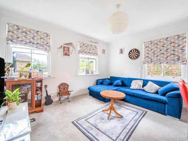 2 bedroom maisonette to rent