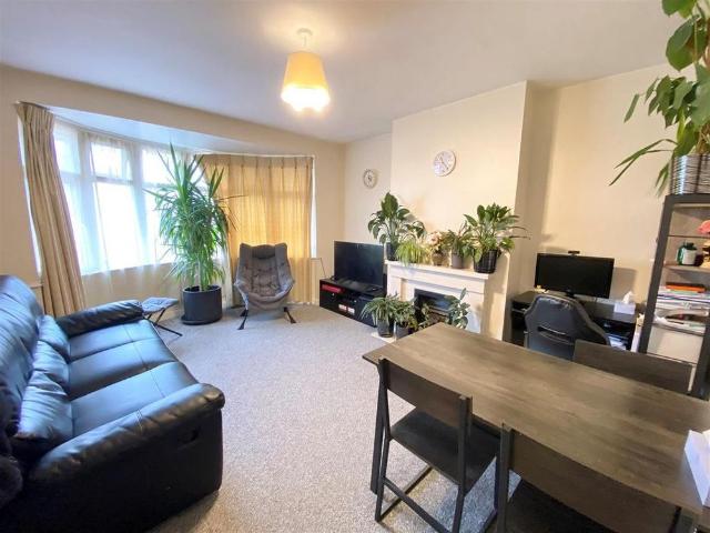 2 bedroom maisonette to rent