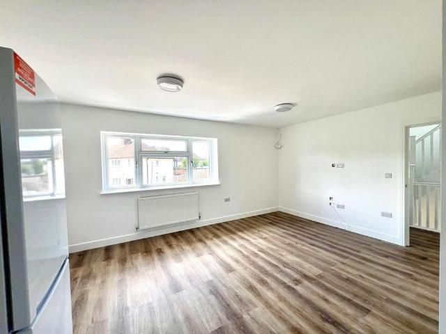 2 bedroom maisonette to rent
